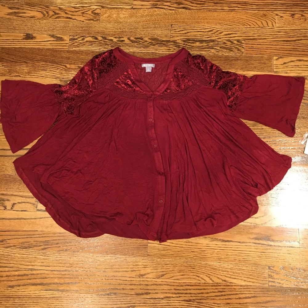 NWT- Falls Creek Top w/Velour Burnout- 3/4 Sl. , S